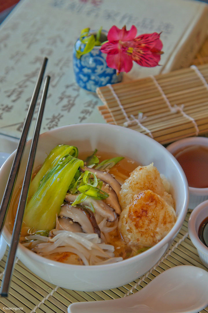 CHINESE NOODLE SOUP